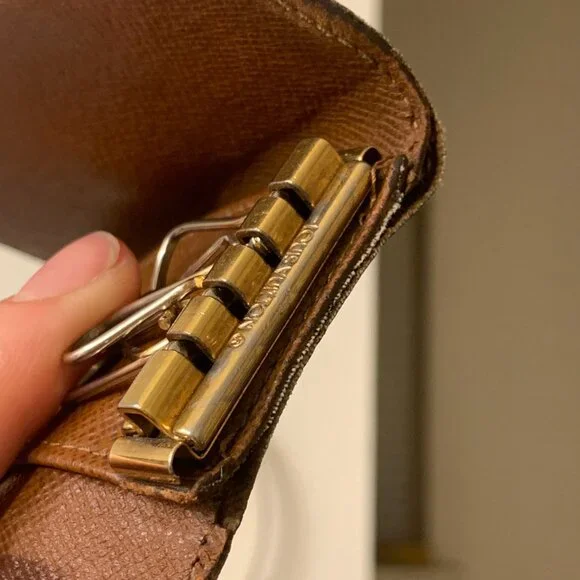 Louis Vuitton Monogram 4 key Multicles Holder Case - Picture 9 of 12